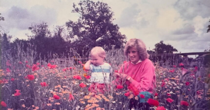 Μπρούκλιν Μπέκαμ Νίκολα Πελτζ Ημέρα Μητέρας Instagram