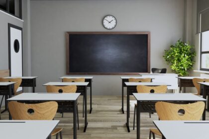 Σχολείο Μπέργκαμο επίθεση με μαχαίρι καθηγήτρια