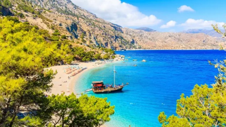 Αεροφωτογραφία της παραλίας Άπελλα στην Κάρπαθο