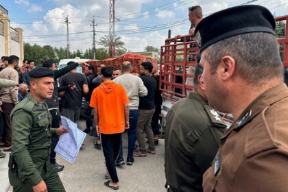 Ιράκ αεροπορική επίθεση βάση στρατού