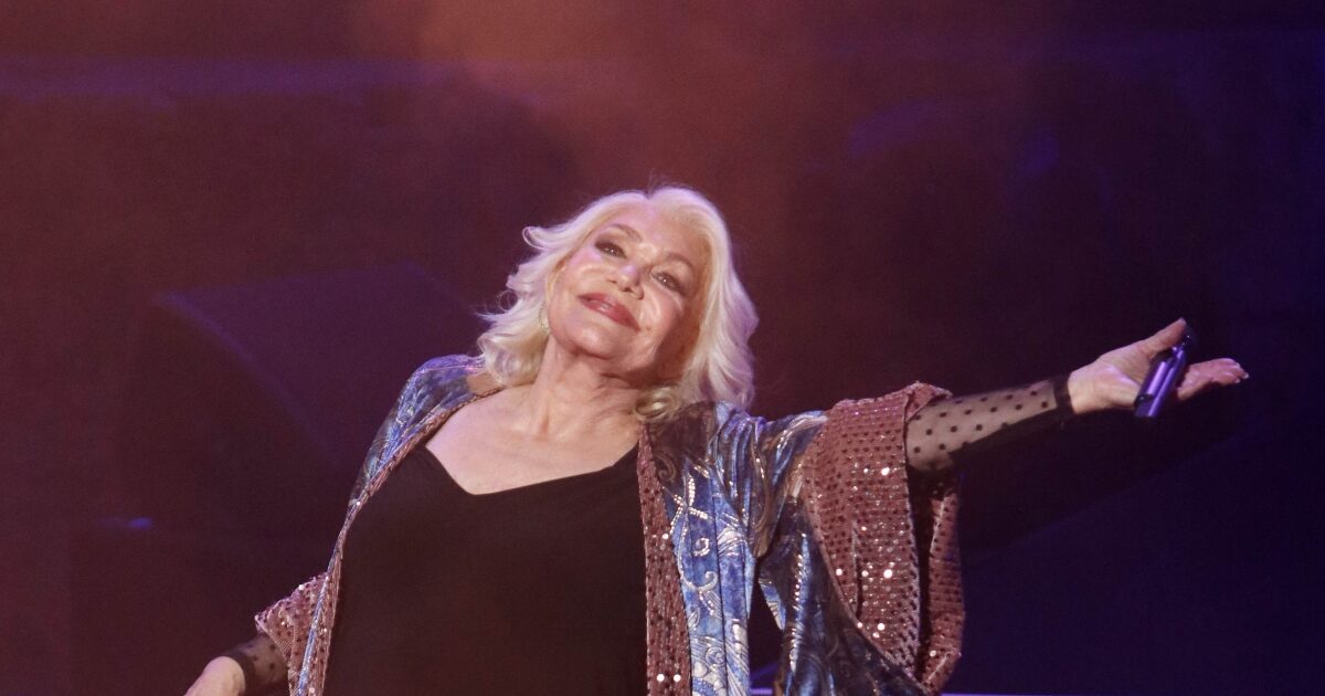 Η Μαρινέλλα στη σκηνή του Ηρώδειου