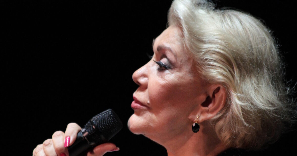 Μαρινέλλα κοιμίζει την κόρη Ήβης Αδάμου βίντεο