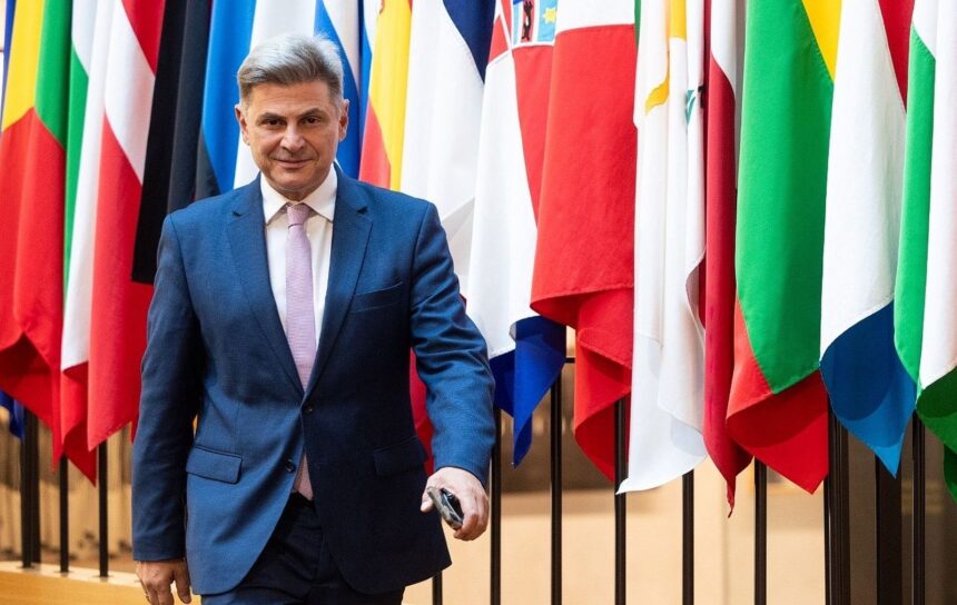 Νικόλας Φαραντούρης ευρωβουλευτής αύξηση επιτοκίων