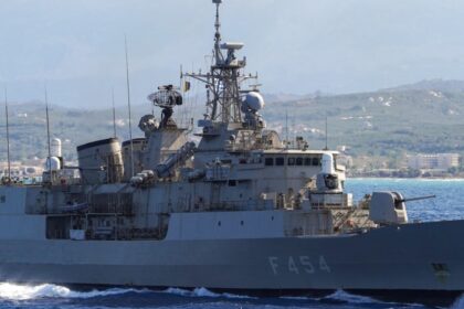 Φρεγάτα Ψαρά άμυνα drone Ερυθρά Θάλασσα