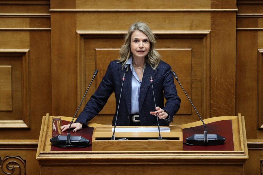 Μιλένα Αποστολάκη τραπεζικές χρεώσεις