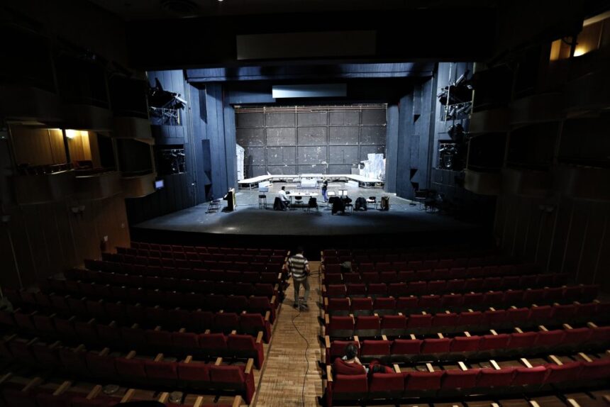 Χιόνια Καλάβρυτα οδηγοί εγκλωβίστηκαν δρόμος