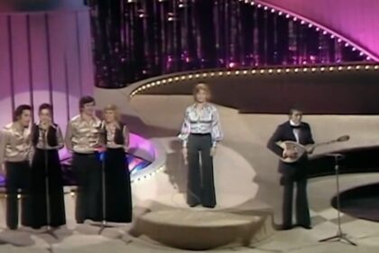 Μαρινέλλα θρυλική ερμηνεύτρια ελληνική μουσική