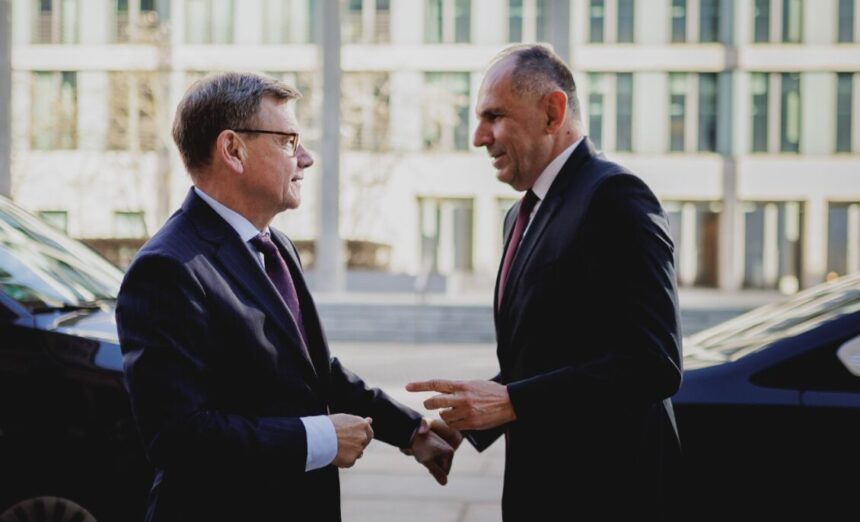 Γεραπετρίτης Βάντεφουλ διπλωματία ναυσιπλοΐα