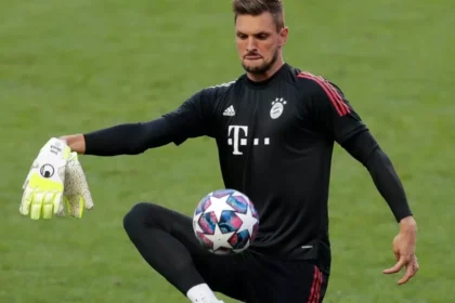 Λέον Πρέσκοτ Μπάγερν τερματοφύλακας Champions League