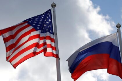 Ρώσοι κοινοβουλευτικοί με Αμερικανούς στο Ινστιτούτο Τραμπ