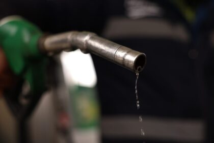 Υπουργός Θεοδωρικάκος συνάντηση βενζινοπώλες