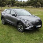 Omoda 5 SHS-H υβριδικό SUV πρόσθια όψη