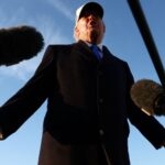 Αστυνομικοί περιπολούν για την βία συντοπικών ομάδων