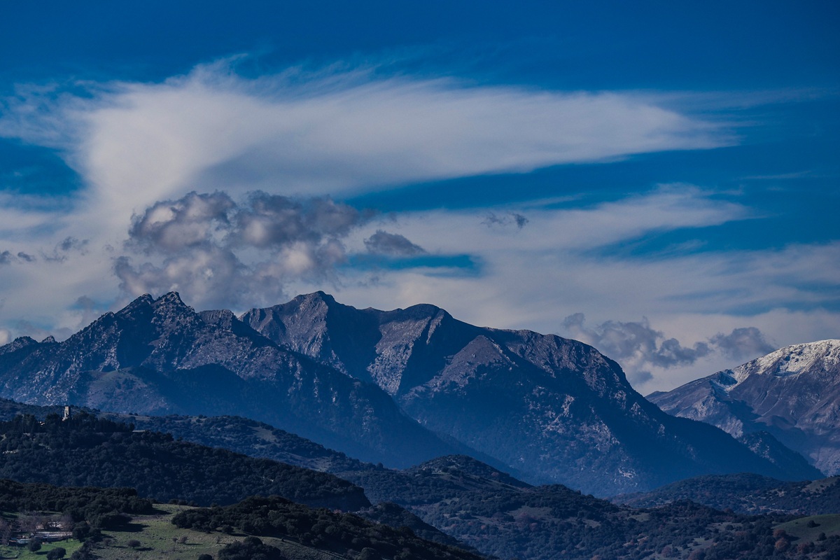 Χιόνια Καλάβρυτα οδηγοί εγκλωβίστηκαν δρόμος