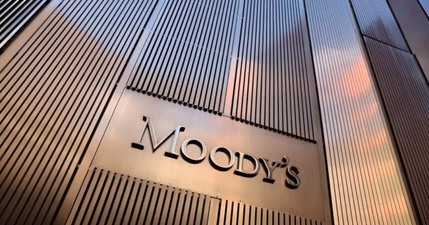 Moody's αξιολόγηση Ελλάδας οικονομικά χρέος