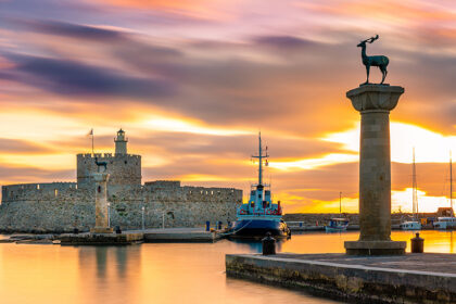 Πεντάστερο ξενοδοχείο Ρόδος Σαντορίνη εκπτώσεις κρατήσεις