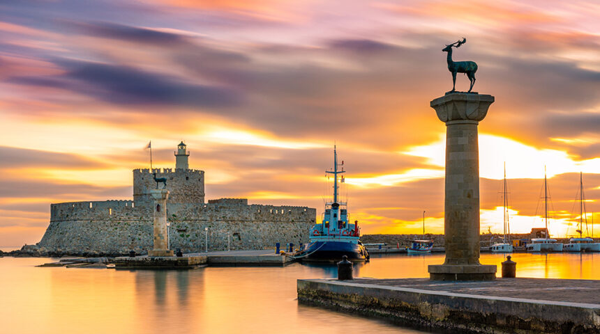 Πεντάστερο ξενοδοχείο Ρόδος Σαντορίνη εκπτώσεις κρατήσεις