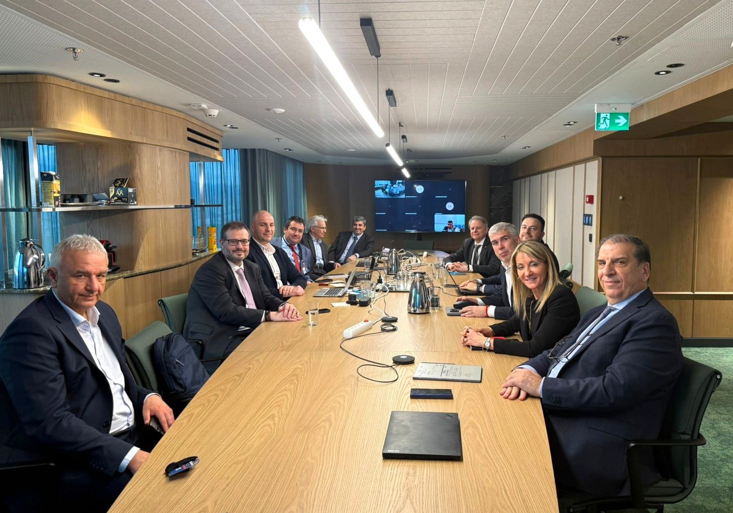 Κάθετος Διάδρομος ενέργεια αγωγός αέριο