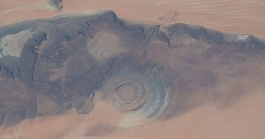 Δομή Richat το μάτι της Σαχάρας από δορυφόρο