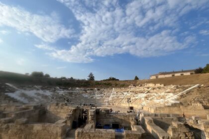 αρχαίο θέατρο Λάρισας προσκήνιο αποκατάσταση