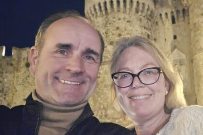 Γερμανός και Γερμανίδα ζευγάρι στη Ρόδο παράδοση