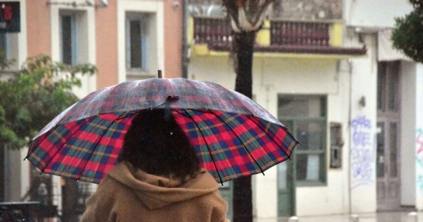 Καιρός σήμερα Σάββατο βροχές ψύχρα