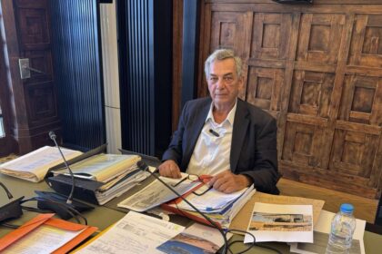 Στέλιος Διονυσίου δίδυμες κόρες Αγνή Καλουμένου