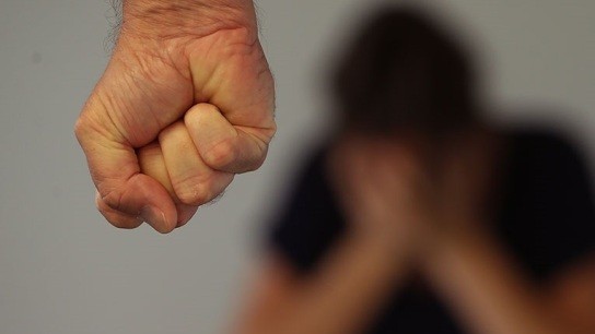 ενδοοικογενειακή βία Βόλος τραυματισμός