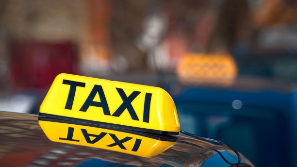 Συγκέντρωση ταξιτζήδων σε απεργία για το νομοσχέδιο