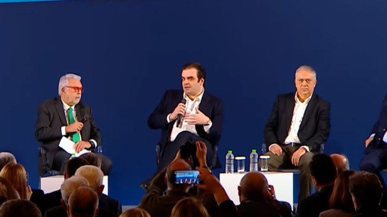 Κυριάκος Μητσοτάκης προσυνέδριο Λάρισα αεροπορική βάση