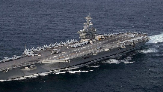 Abraham Lincoln αεροπλανοφόρο Ιράν πυραύλους κρουζ