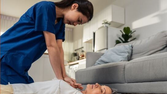 ΚΑΡΠΑ καρδιακή ανακοπή γυναίκες έκτακτη ανάγκη