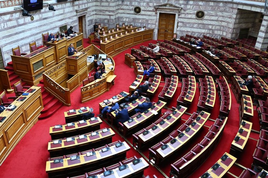 Η Βουλή ψηφίζει τις συμβάσεις Chevron υδρογονανθράκων