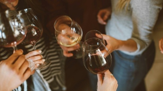 συλληφθέντες πώληση αλκοόλ ανήλικη Πάτρα νοσοκομείο