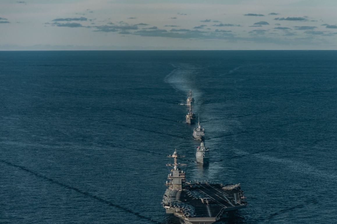 Στενά του Ορμούζ προστασία πλοίων αμερικανικό ναυτικό