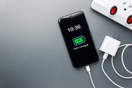 σωστή φόρτιση κινητού μπαταρία λιθίου