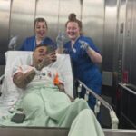 Νόα Λανγκ νοσοκομείο χειρουργική επέμβαση δάχτυλο