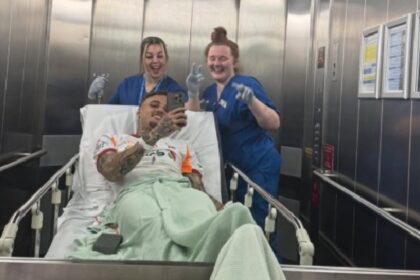 Νόα Λανγκ νοσοκομείο χειρουργική επέμβαση δάχτυλο