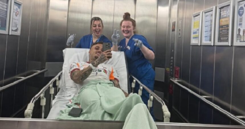 Νόα Λανγκ νοσοκομείο χειρουργική επέμβαση δάχτυλο