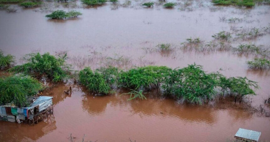 Πλημμύρες Κένυα δρόμοι ποτάμια Ναϊρόμπι