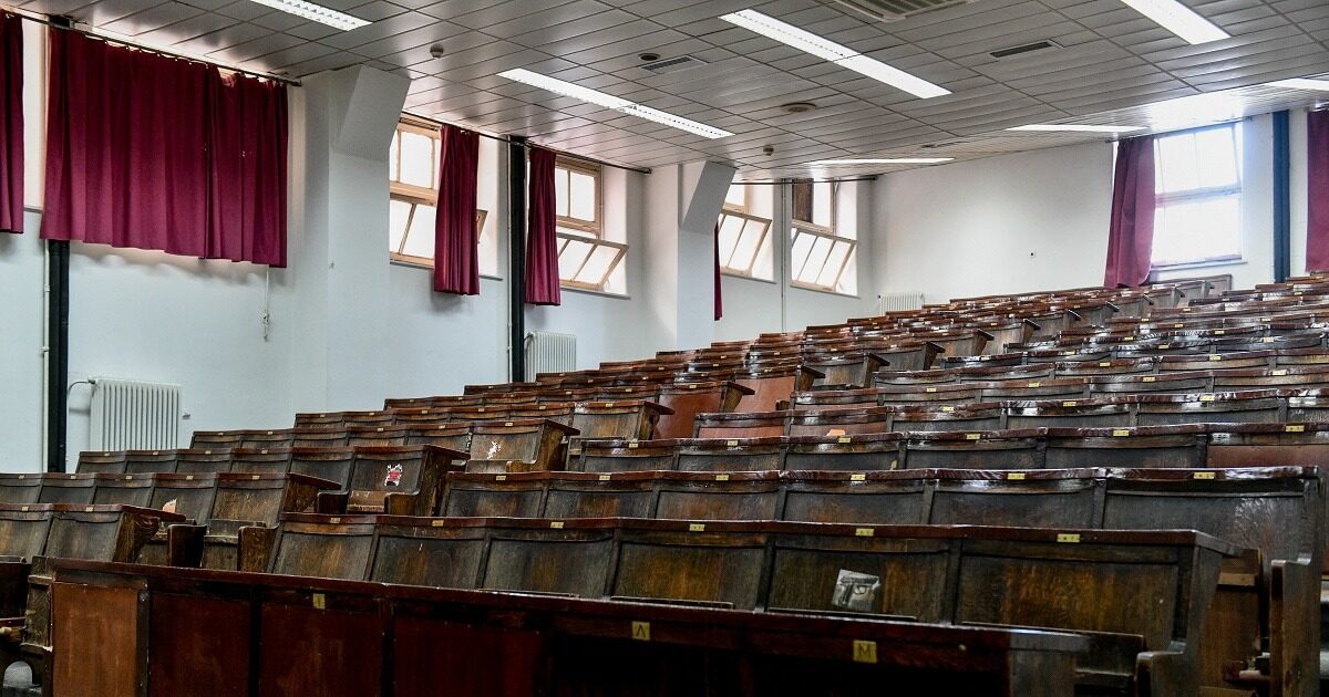 Ελεγκτές ΔΕΟΣ ανακαλύπτουν πλαστά πτυχία εκπαιδευτηρίων