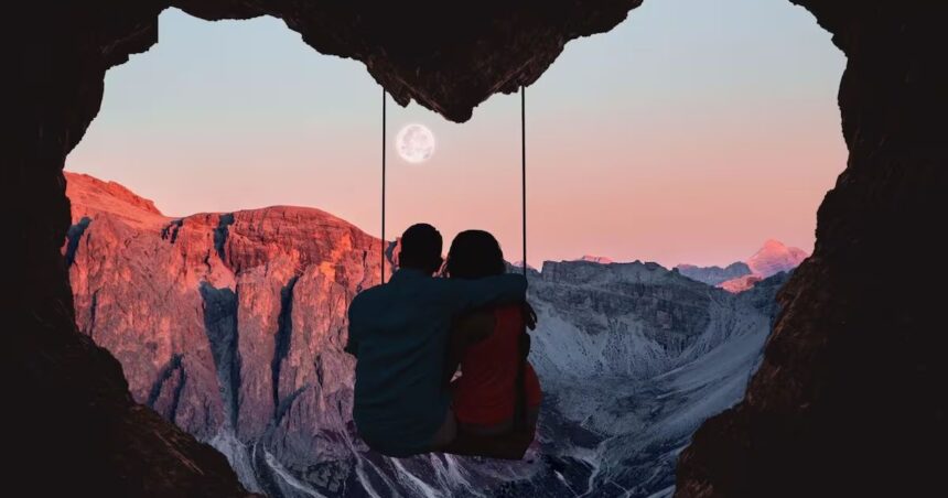 ζευγάρι σε δύσκολο περίπατο στα βουνά