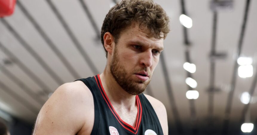 Σάσα Βεζένκοβ Ολυμπιακός οπαδική βία