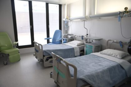 Υγειονομικές αρχές καντέρμπουρι μηνιγγίτιδας φοιτητές