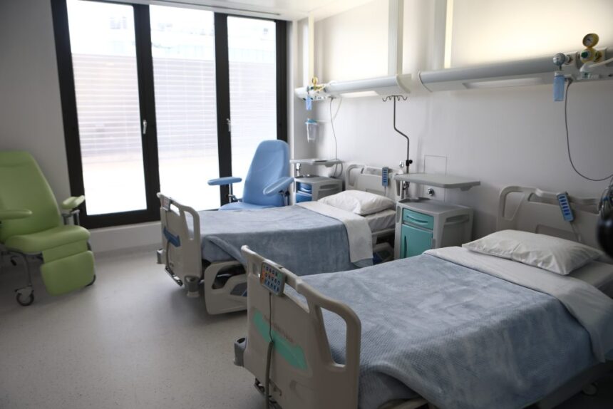 Υγειονομικές αρχές καντέρμπουρι μηνιγγίτιδας φοιτητές