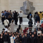 Ελληνικοί μαθητές συνέδριο Παρίσι Λούβρο