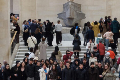 Ελληνικοί μαθητές συνέδριο Παρίσι Λούβρο