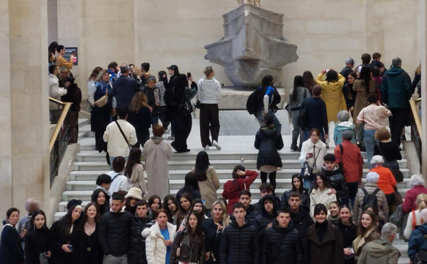 Ελληνικοί μαθητές συνέδριο Παρίσι Λούβρο