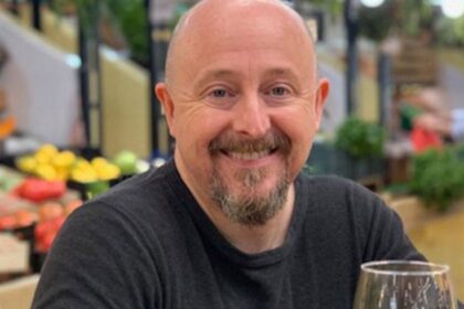 Άλεξ Τρίας δικηγόρος πρόωρη συνταξιοδότηση Πορτογαλία