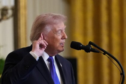 Τραμπ ψήφισε με επιστολική ψήφο στη Φλόριντα